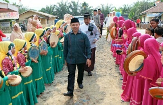 Berobat Hanya Pakai KTP, Abdul Wahid Banjir Dukungan