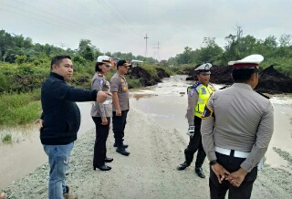 Jalan Simpang Doral Pusaka Menuju Buton Ambruk, ini Jalan Alternatifnya
