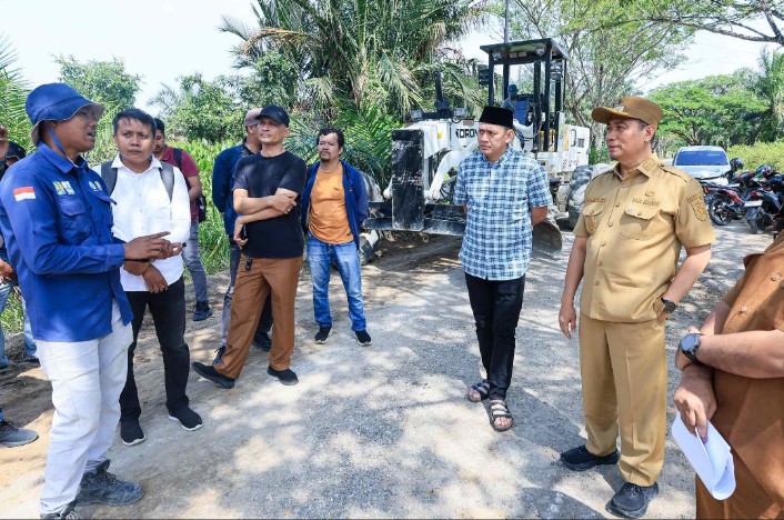 Menjelang Lebaran, Pemko Pekanbaru Gesa Perbaiki Jalan Rusak