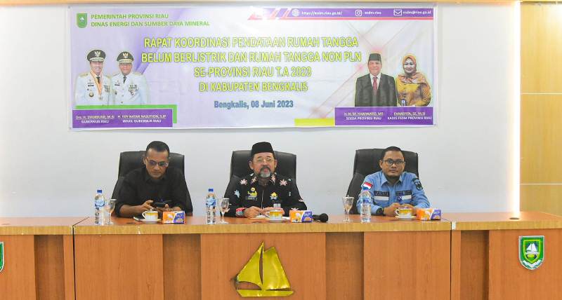 Buka Rakor Pendataan Rumah Tangga Belum Berlistrik, Bupati Bengkalis Berikan Apresiasi