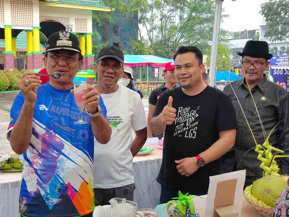 Saksikan Lomba Makanan Rakyat Berbahan Kelapa, Bupati Inhil : Banyak yang Menarik dan Bisa Dikembangkan