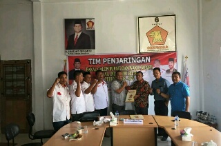 Kembalikan Formulir di Gerindra, Julak Aqil Didampingi Ketua Kosgoro Inhil