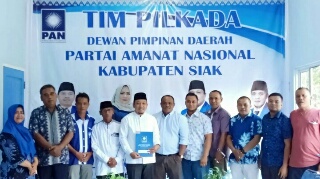 Di Jumat Barokah, Husni Merza Kembalikan Formulir ke PAN Siak