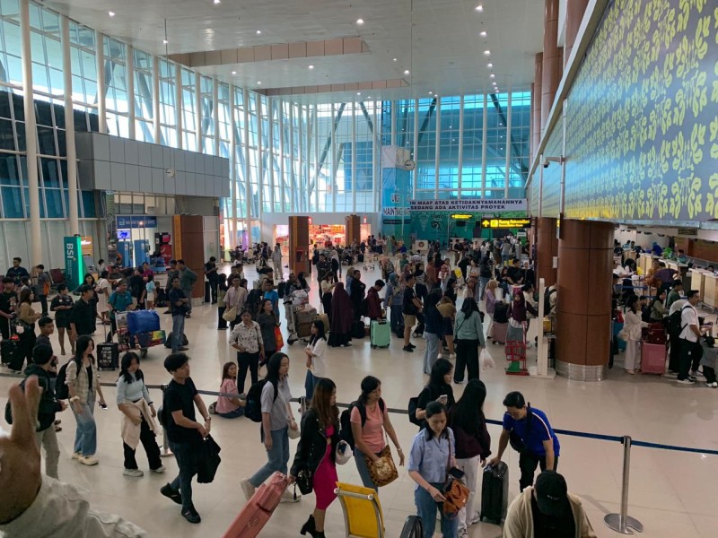 Arus Penumpang Nataru di Bandara SSK II Tumbuh Signifikan, Layani 192 Ribu Penumpang