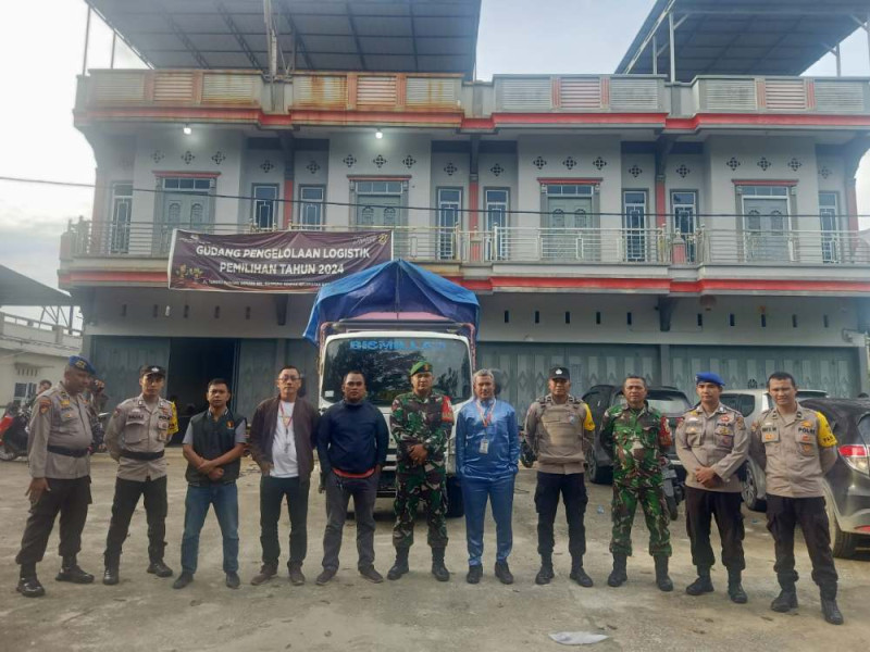 Pendistribusian Logistik Hasil Perolehan Suara Pilkada 2024 dari PPK Pusako ke KPU Siak Berjalan Lancar