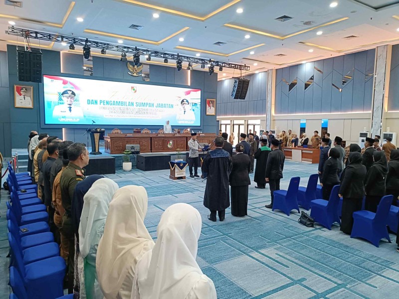 Walikota Pekanbaru Lantik 17 Pejabat, Kadishub dan Kepala Bapeda Saling Tukar Kursi