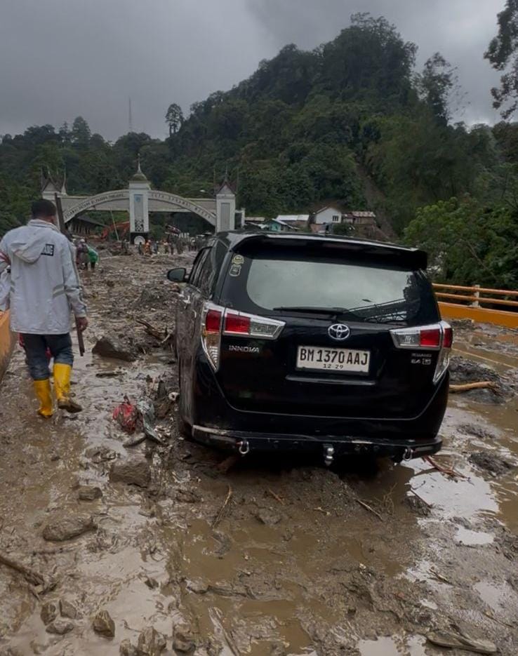 Dua Personil Polda Riau Meninggal Akibat Banjir Bandang di Sumbar