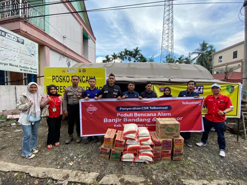 Telkomsel Hadirkan Bantuan Sosial dan Layanan Komunikasi di Posko Siaga Bencana Sumatera Barat