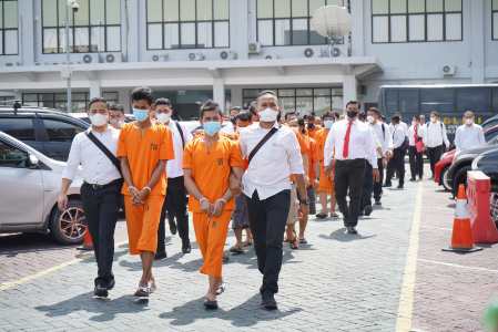 Polda Riau Bongkar Komplotan Pengoplos LPG Subsidi di Pekanbaru, Raup Untung Ratusan Juta