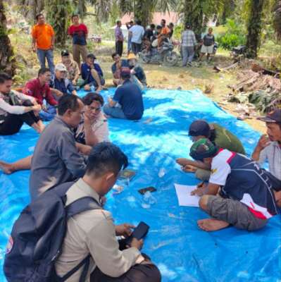 Dianggap Tak Komit Jalankan Kesepakatan, PT Indrawan Perkasa di Demo Masyarakat Inhu