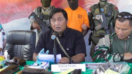 TNI-Polri Amankan Pelaku Pembakaran Pesawat Susi Air