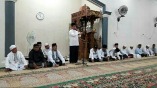 Bupati H. Mursini Laksanakan Ibadah Shalat Subuh Berjemaah Di Masjid Raudhatul Jannah Cerenti