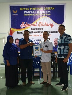 Ade Agus Hartanto Ambil Formulir Di Partai Nasdem 