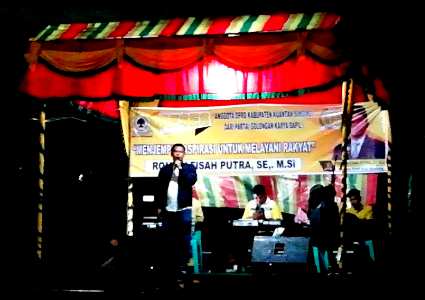 Meski Diguyur Hujan, Masyarakat Tetap Antusias Hadiri Reses Romi Alfisah Putra 