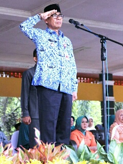 Usai Upacara Bupati H.Mursini Bersama Wabup H.Halim Kunjungi Makam KH.Umar Usman