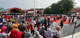 Rezita Meylani Ajak Dua Putranya Peringati HAN Bersama Ribuan Anak PAUD