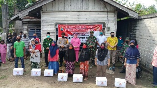 Polres Kuansing Laksanakan Pembagian Bansos Serentak dalam Rangka Hari Bhayangkara ke-74