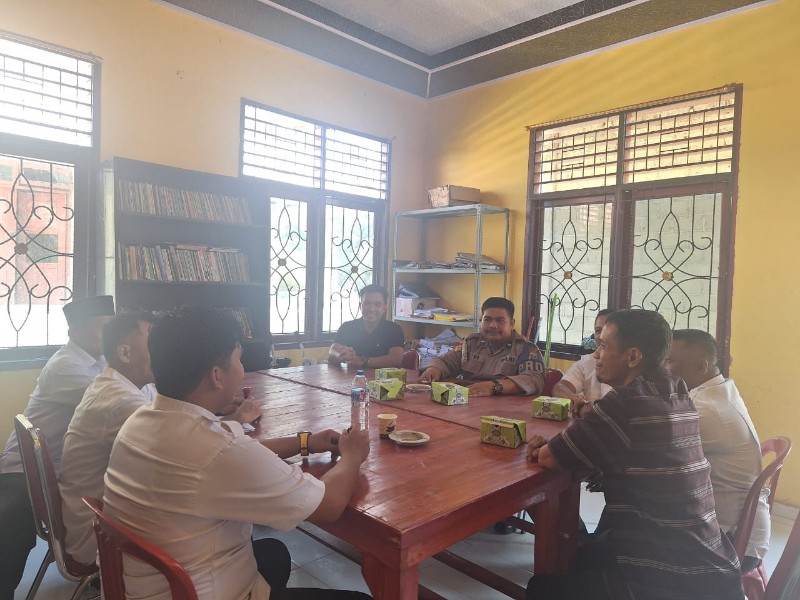 Sambangi Desa Sejati, Polsek Rambah Hilir Siap Bersikap Netral Pilkada 2024