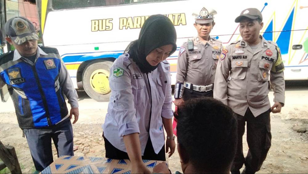 Meminimalisir Kecelakaan Saat Libur Nataru, Polres Siak Pastikan Kesehatan Pengemudi Angkutan Umum