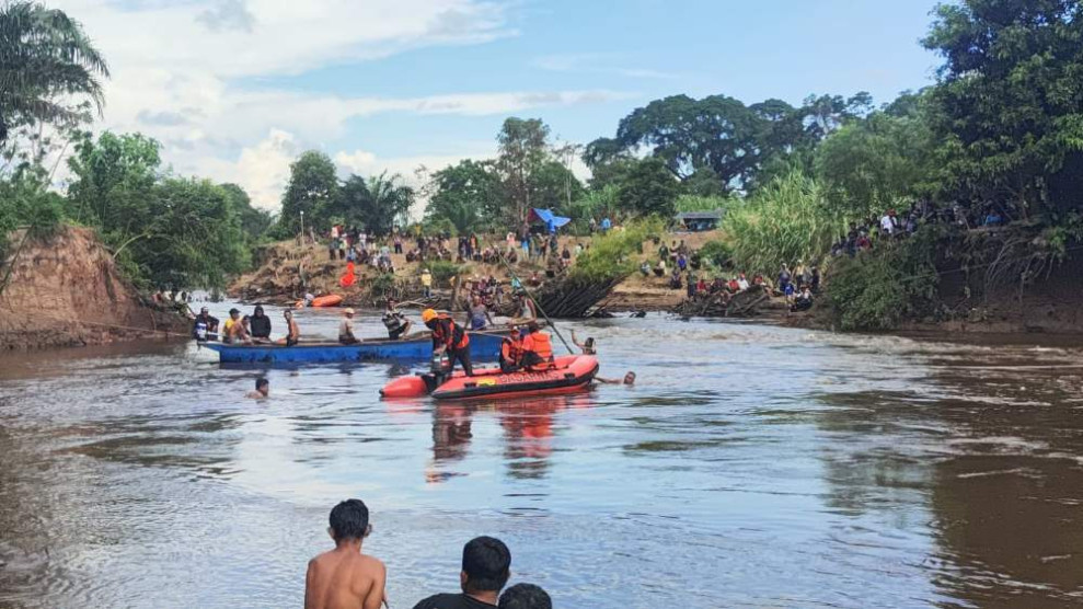 Gunakan Tali Seberangi Sungai Nagari Lunang, Dua Petani di Sumbar Hanyut