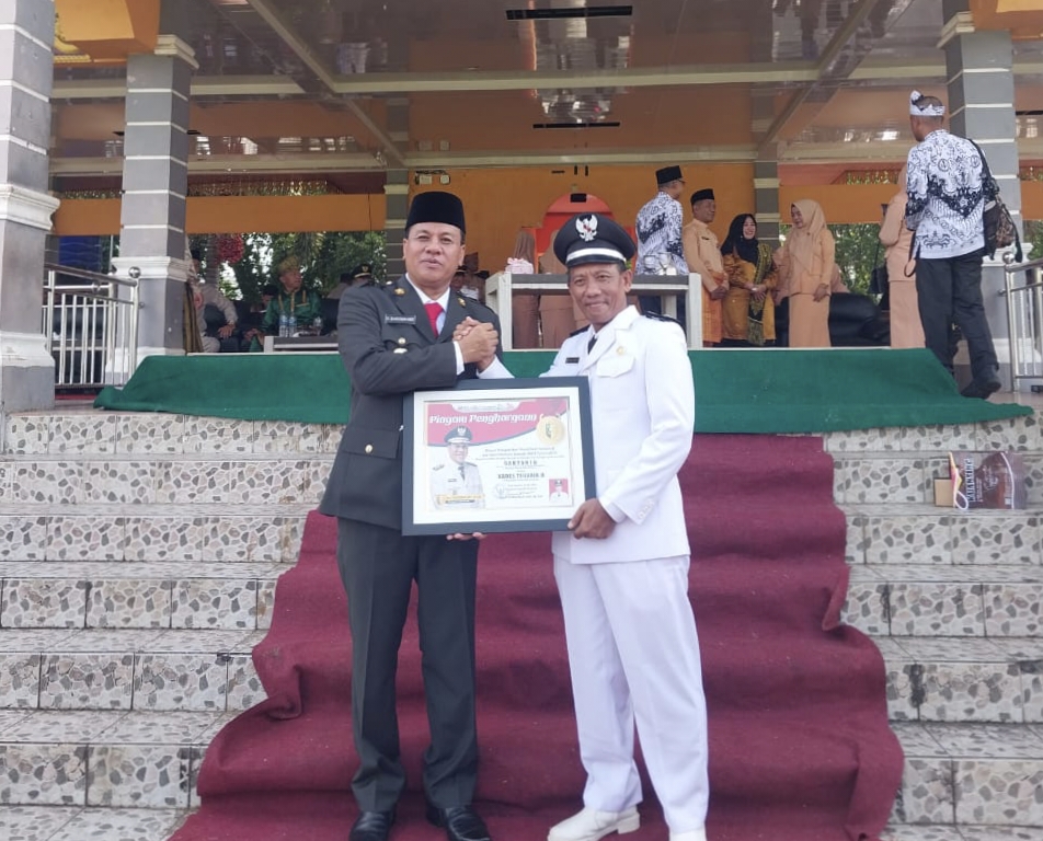 Pelayanan Ekstra Kades Terbaik 2 di Kuansing Patut Dicontoh, Tetap Mengurus Warganya Meskipun di Rumah