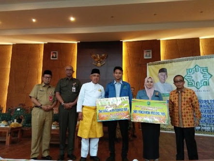 Gubri Serahkan Beasiswa Untuk Mahasiswa UIN Suska Riau