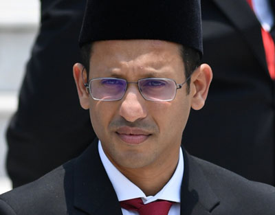 Mendikbud Nadiem Izinkan Dana BOS Digunakan untuk Beli Kuota