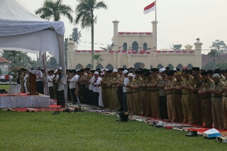 Bupati Siak & Forkopimda Lakukan Sholat Sunnah Istisqa
