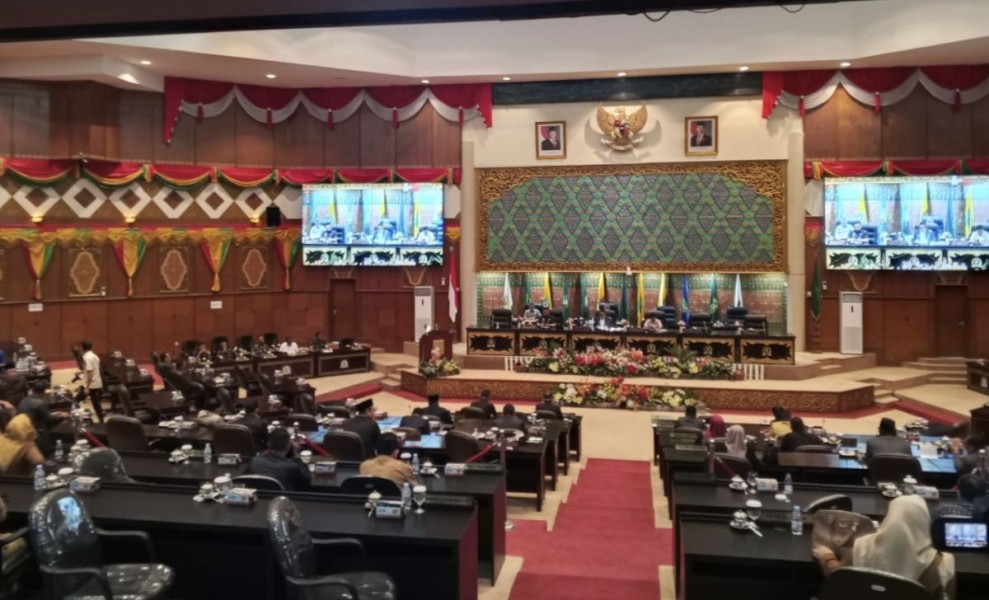 Pandangan Umum Fraksi terhadap RAPBD 2025, Sekdaprov Riau: Oktober Kita Terapkan 'Rem-gas' dalam Belanja