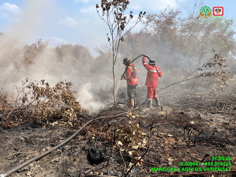 Terhambat Angin Kencang dan Air Menipis, Pemadaman Karhutla Inhu-Bengkalis Riau Belum Tuntas
