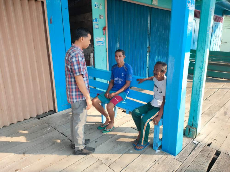 Sosialisasi Pilkada Damai, Personil Polsek Concong Ajak Masyarakat Bersatu