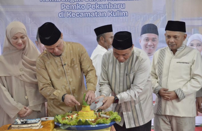 Safari Ramadhan di Kulim, Wako Pekanbaru Agung Nugroho Bantu Pembangunan Masjid Rp 100 Jt
