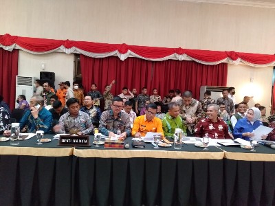 Antisipasi Karhutla, Gubernur Riau Kumpulkan Bupati/ Walikota