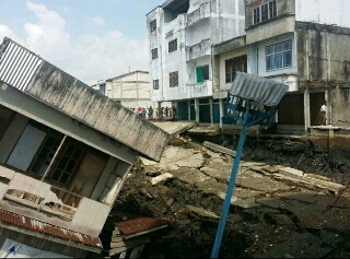 Longsor di Enok, 2 Rumah dan Jalan Rusak Berat