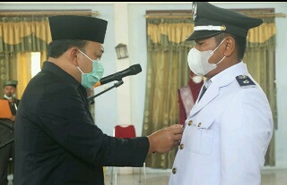 Lantik Penghulu Kampung Benteng Hulu, ini Pesan Husni