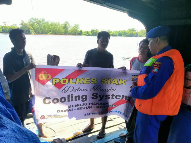 Personil Polairud Polres Siak Laksanakan Cooling System di Perairan Mempura Jelang Pilkada