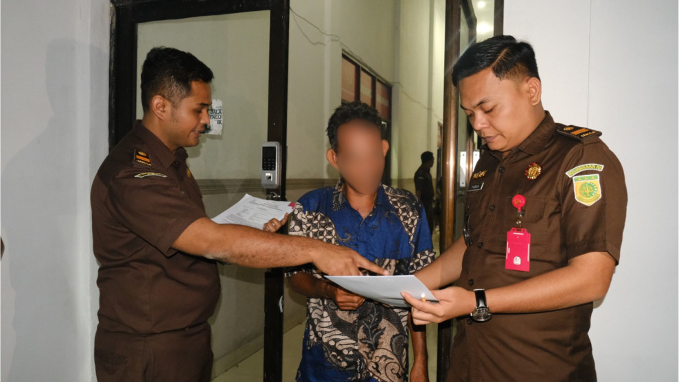 Langsung Ditahan, 14 Tersangka Bersama Barang Bukti  Kasus Tindak Pidana Pilkada Kampar Diserahkan