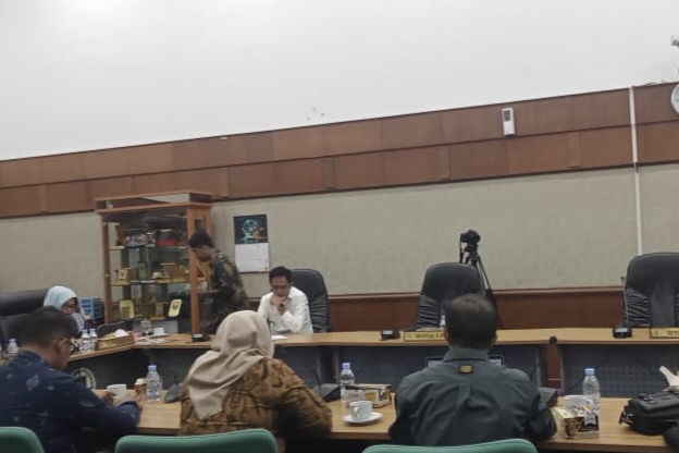 Komisi III DPRD Riau-Kampus Bahas Tantangan Pembangunan Daerah