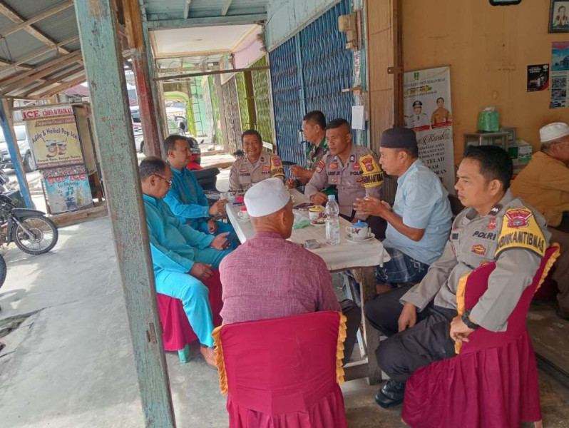 Cooling System Pilkada 2024 Bhabinkamtibmas Polsek Kepenuhan Bersama TNI Gelar Patroli