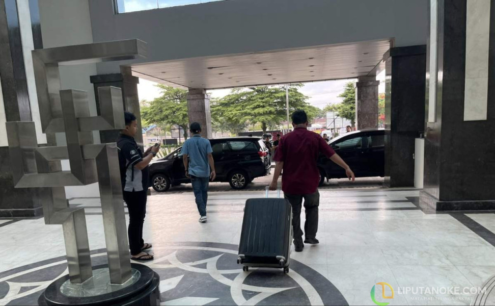 Digeledah KPK, 5 Orang Jadi Tersangka Kasus Fly Over Simpang SKA Pekanbaru