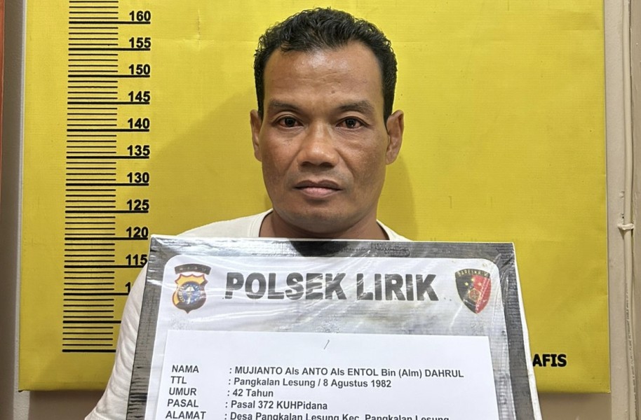 Lima Tahun Buron, Pelaku Penggelapan Sepeda Motor Diringkus Polsek Lirik Inhu