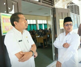 Sekda Tinjau UNBK Tingkat SMP