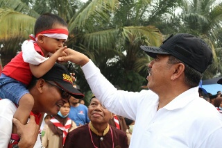 Meriahkan HUT RI ke 74, Pemcam Minas Gelar Gerak Jalan Santai 