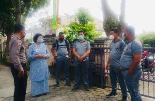 Dukung Sukses & Maksimalkan Vaksinasi, Tim Bidhumas Polda Kunjungi Puskesmas Karya Wanita Rumbai