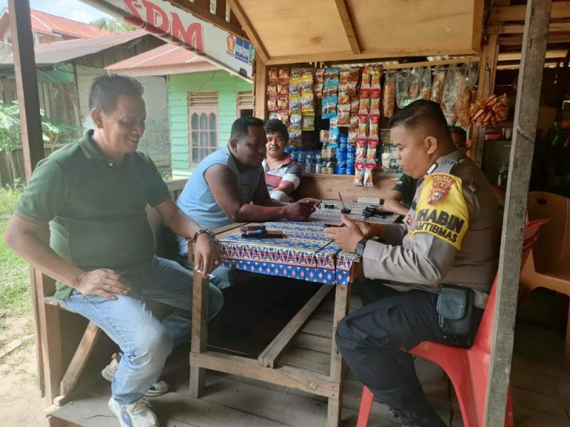 Sambangi Desa Kasang, Polsek Kuantan Mudik Ajak Masyarakat Sukseskan Pilkada 2024