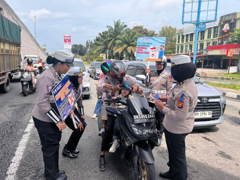 Hari ke-3 Ops Zebra Lancang Kuning 2024, Ditlantas Polda Riau Sasari Pengendara di Arengka