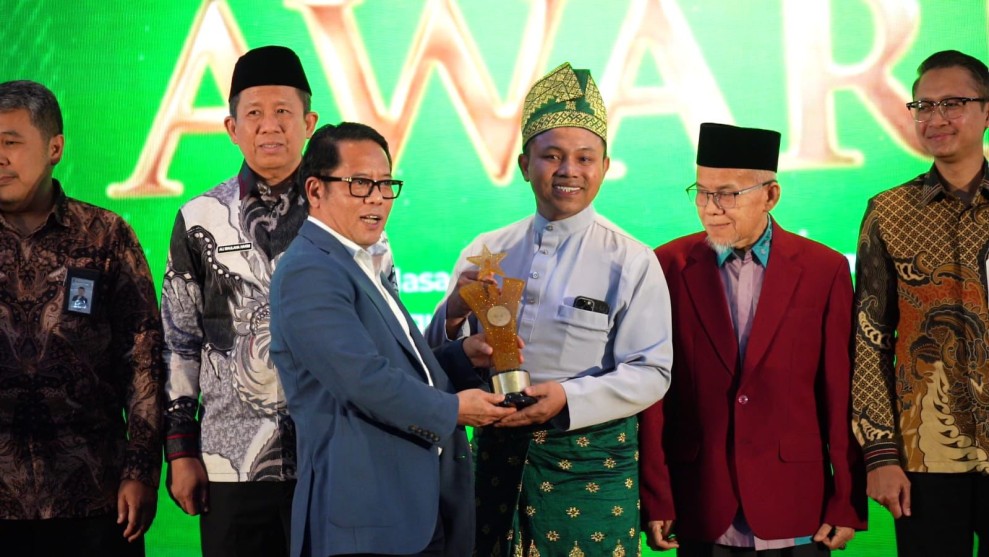 Gubri Wahid Terima Penghargaan BWI Awards 2025 Kategori Indeks Wakaf Nasional Tertinggi