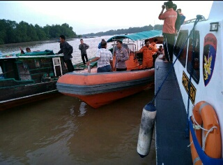 Seorang ABK di Inhil Jatuh ke Sungai Hingga Kini Belum Ditemukan 