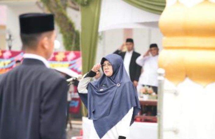 Diguyur Hujan, Upacara HSN 2026 Siak Berlangsung Khidmat, Afni: Santri Penjaga Nadi Bangsa
