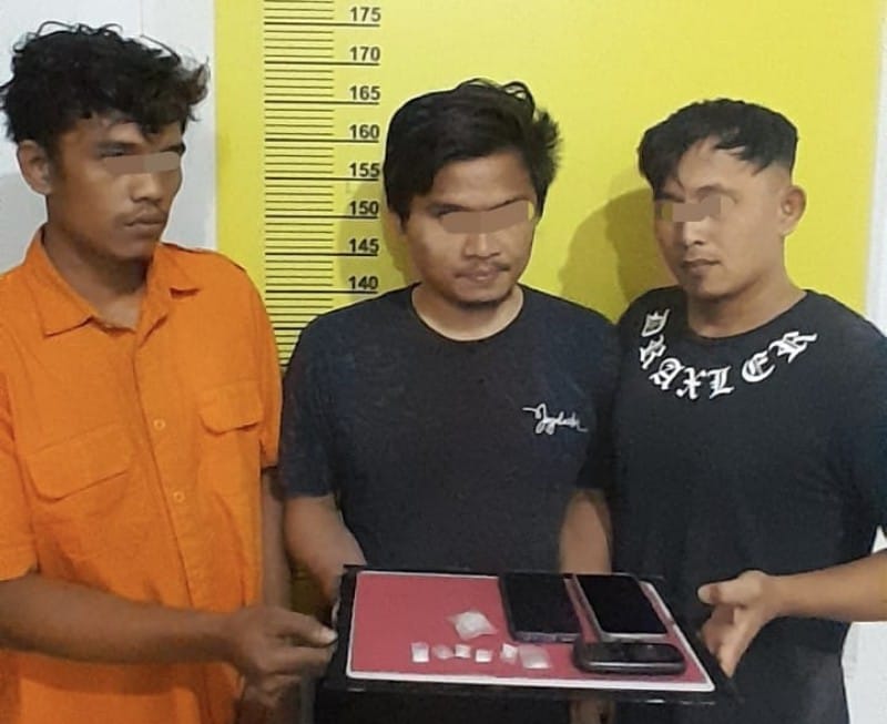 Pengedar Sabu di Inhu Ditangkap, Masyarakat Gelar Syukuran Potong Kambing